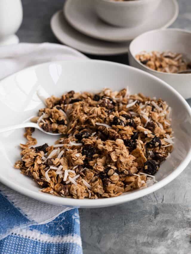 The Secret Ratio to Make The Best Homemade Granola Josie + Nina